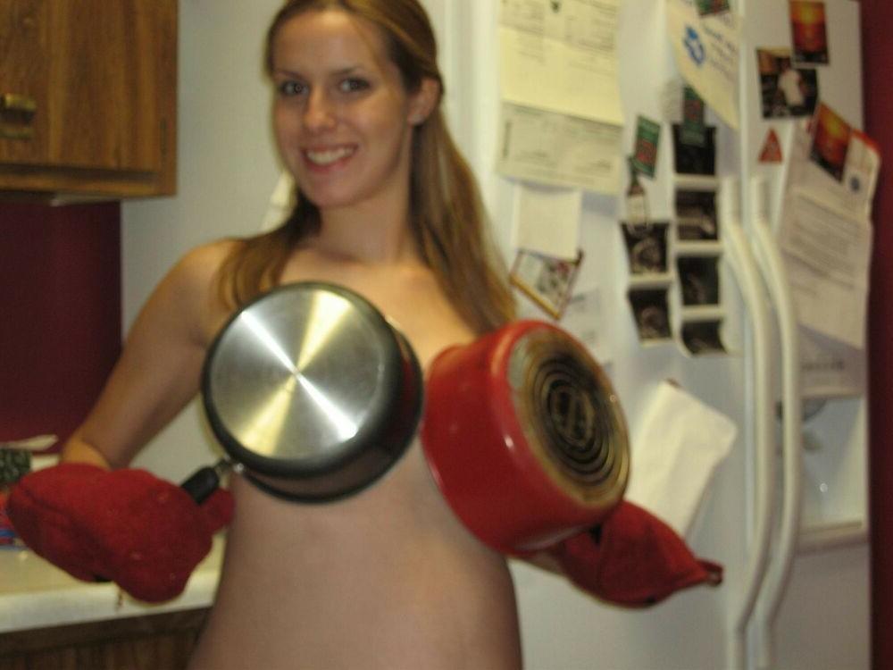 15P Pregnant Girlfriends posing and fucking