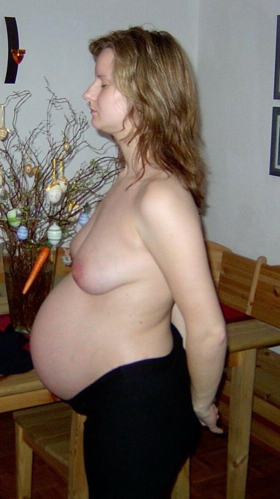 15P Pregnant Girlfriends posing and fucking