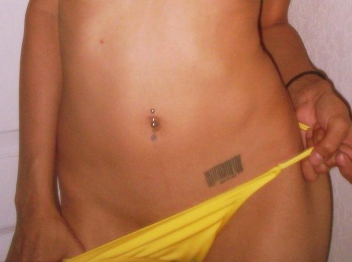 10P Photos of a girl naked in my room