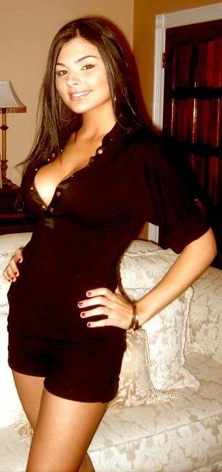 10P Photos of a girl naked in my room