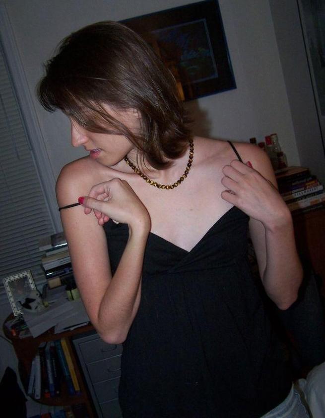 16P Photos chaudes de filles sexy s'embrassant
