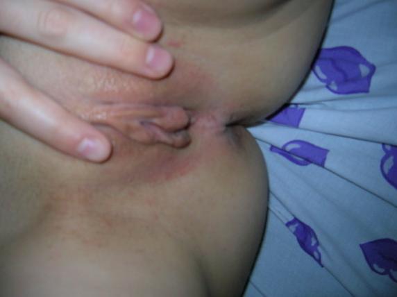 16P Photos chaudes de filles sexy s'embrassant