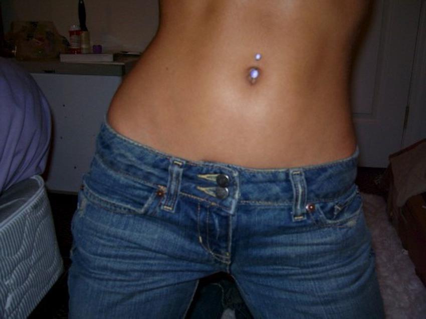 16P Photos of a girl naked in my room