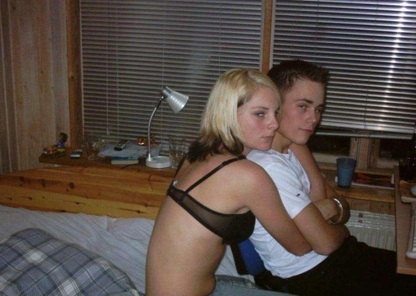 16P Various photos of naughty girl on girl action