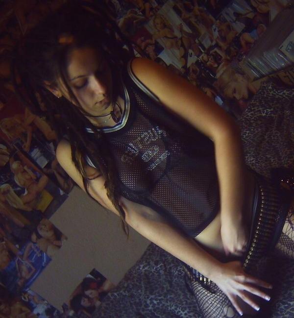 16P Pictures of hot girl to girl hardcore action