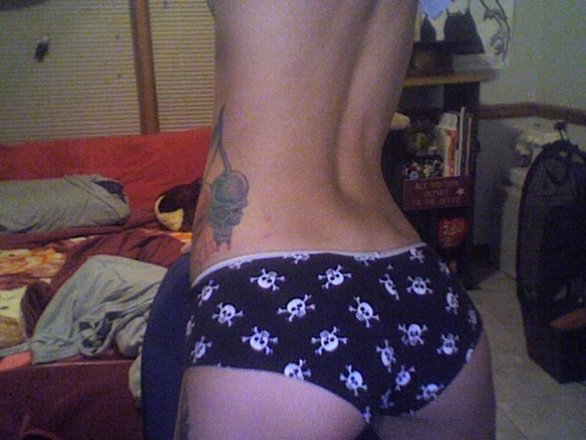 16P Various photos of naughty girl on girl action
