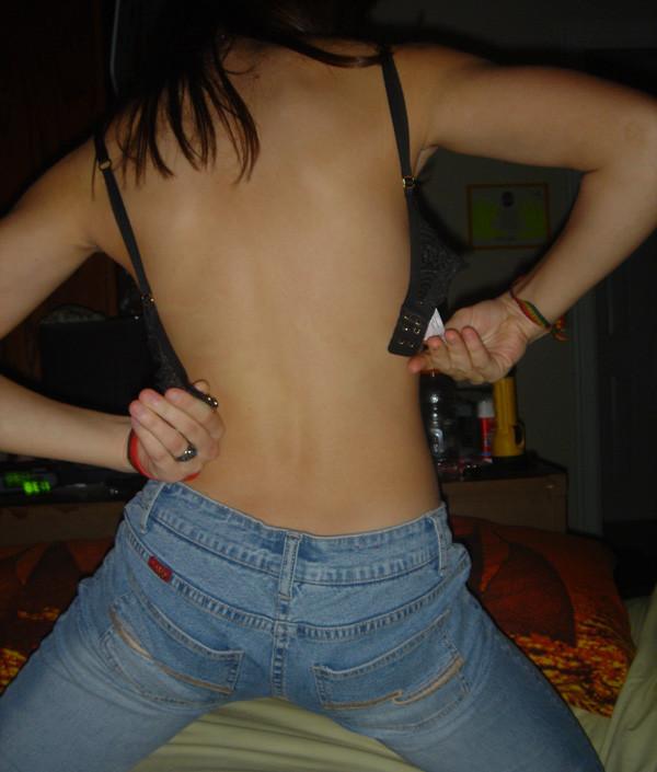 16P Photos of a girl naked in my room