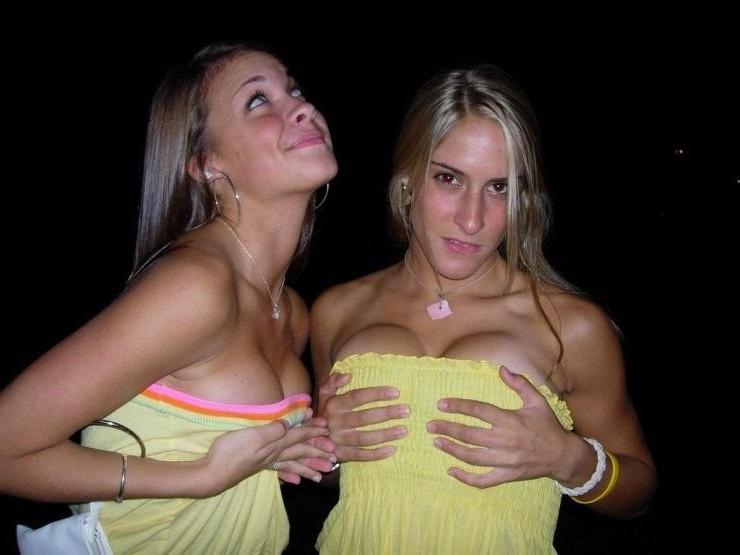16P Photos of a girl naked in my room