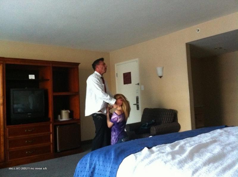 14P Guy fucks his misstress hard in hotel room
