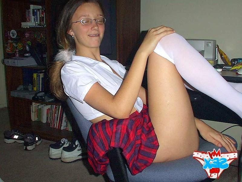 12P Teen amateur boasting the fresh pussy and ass slit
