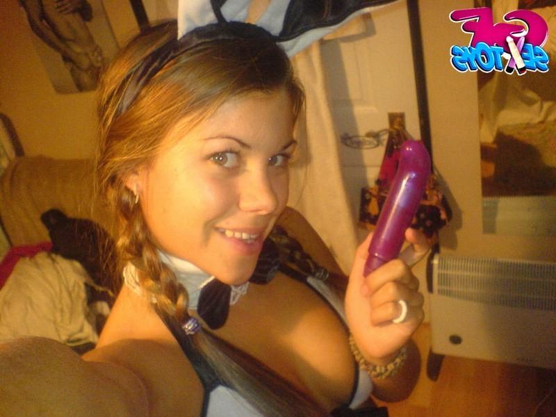 12P Girl friend loses control from toy
