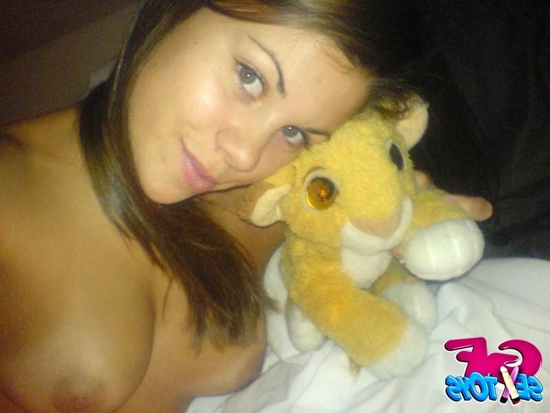 12P Girl friend loses control from toy
