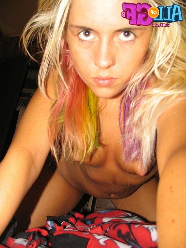 12P Ex girl friend online pussy spread