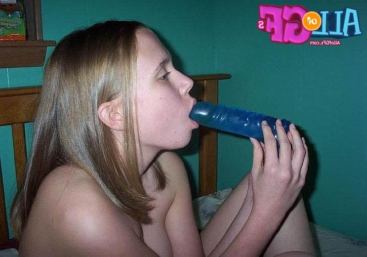 12P X girl friends working hot mouths