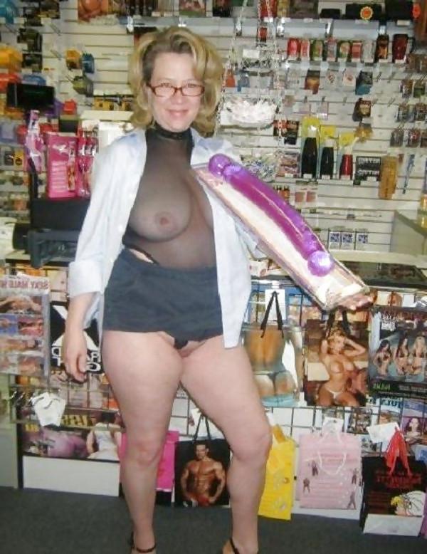 23P Adult Book Store Wild Wives