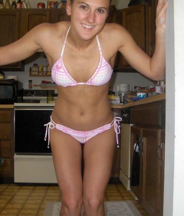 15P MILF in her bikini
