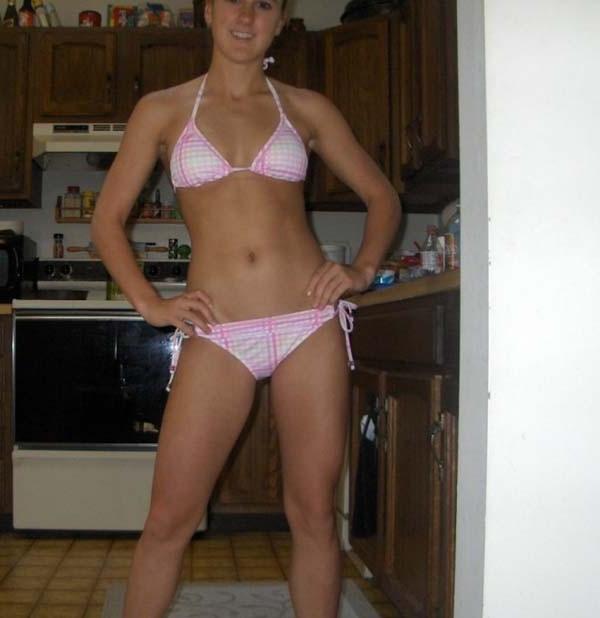 15P MILF in her bikini