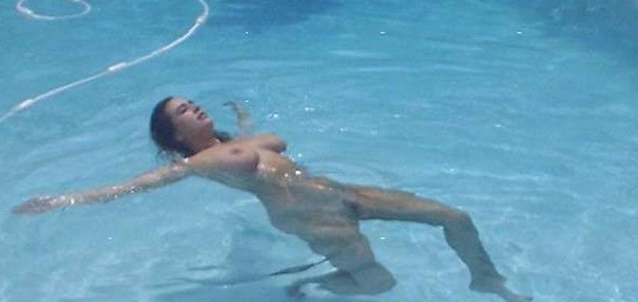 15P MILF in sleazy poses