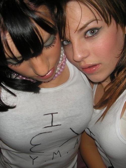 16P Various photos of naughty girl on girl action