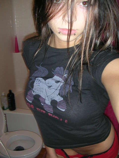 16P Hottie posing sexy for her boyfriend