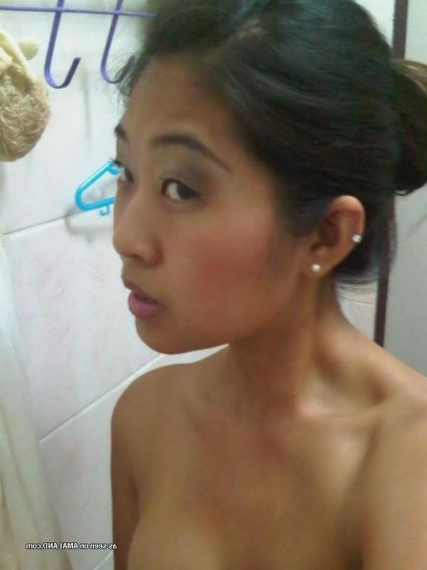10P Horny amateur Thai GF displays her breasts