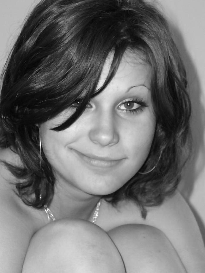 25P YOUNG GIRLFRIEND NAKED
