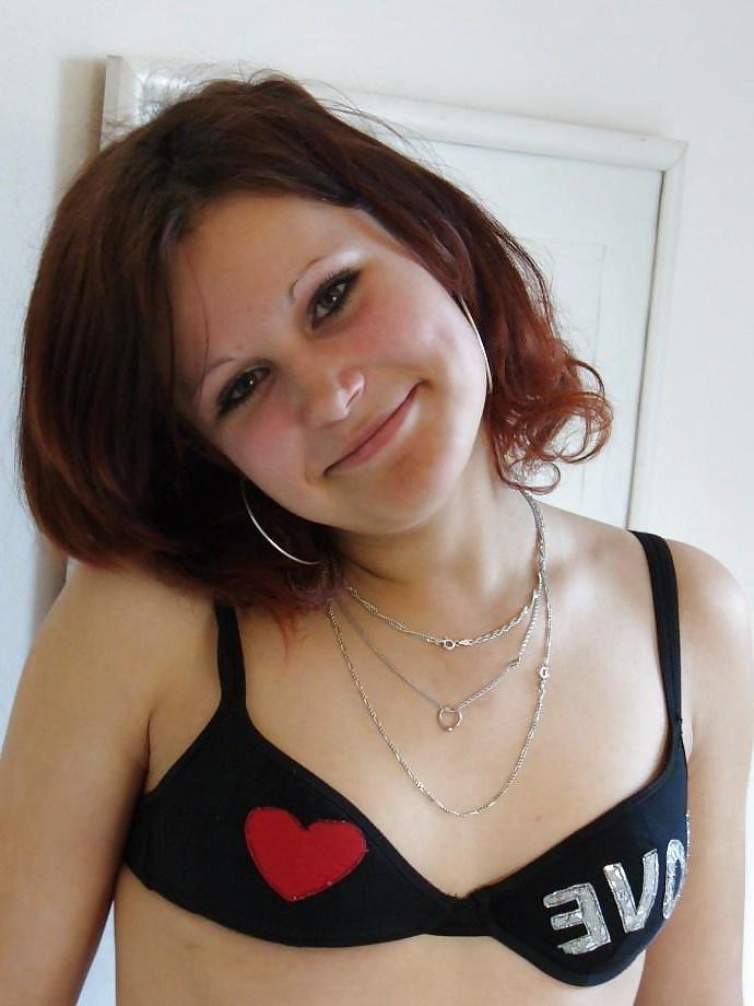 25P YOUNG GIRLFRIEND NAKED