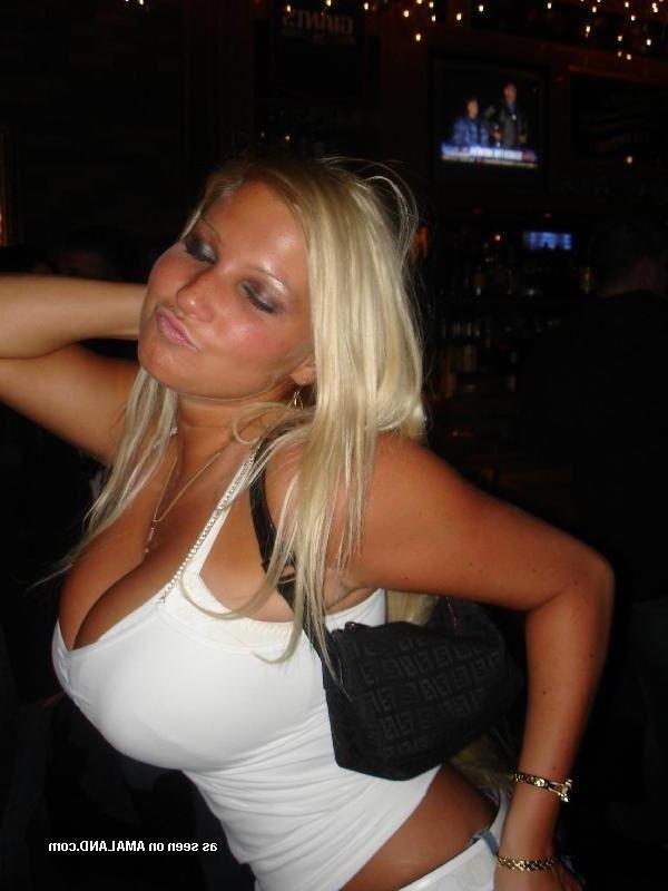 10P Hot bbw girls partying wild at the bar