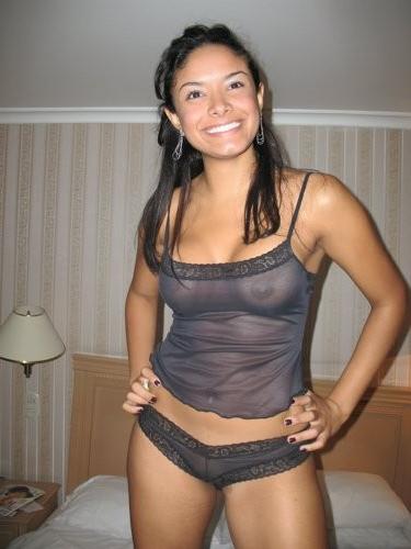 12P Latina hottie poses in lingerie and gets naked in a hotel room