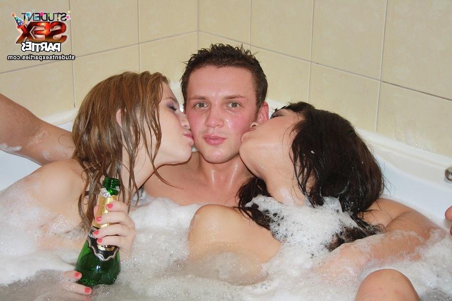 8P Wild group fucking after a Jacuzzi bath