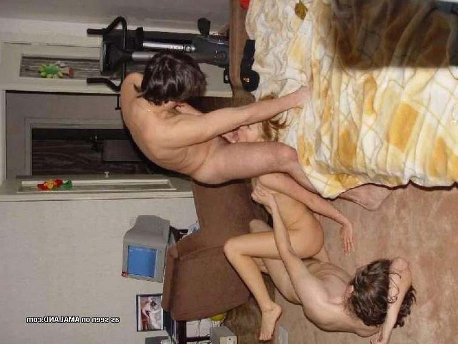 15P MILF in a threesome