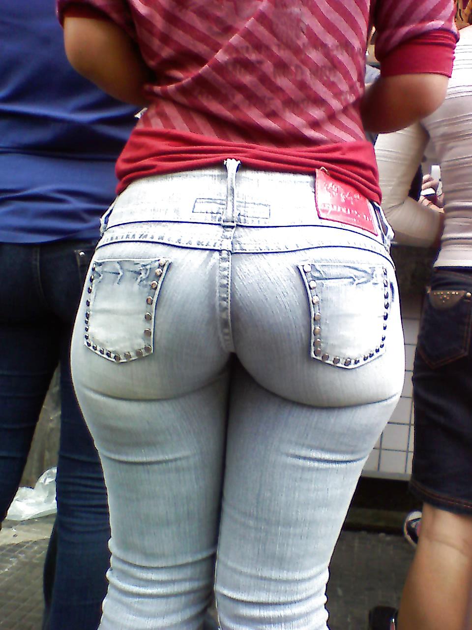 25P THICK ASS BITCHES