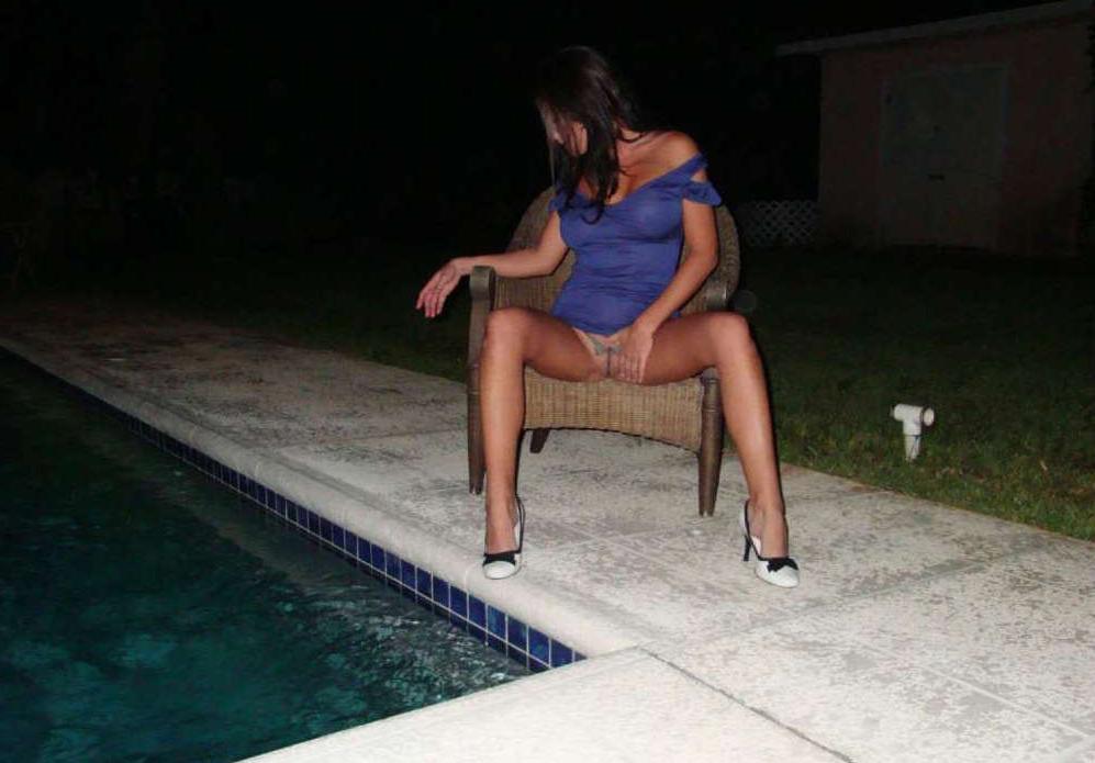 15P MILF posing sexy