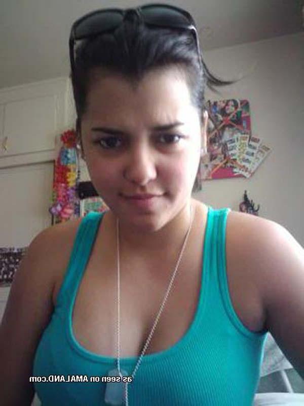 12P Collection of a Mexican babe's various selfpics