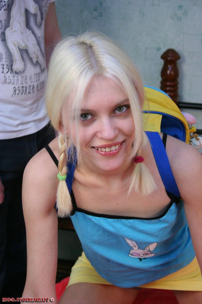 15P ugly teen girl fucks