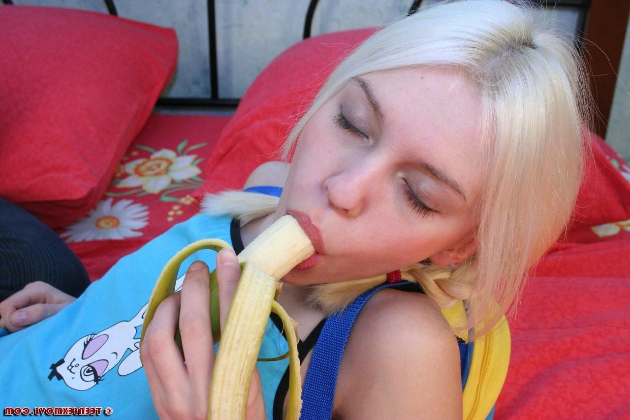 15P ugly teen girl fucks