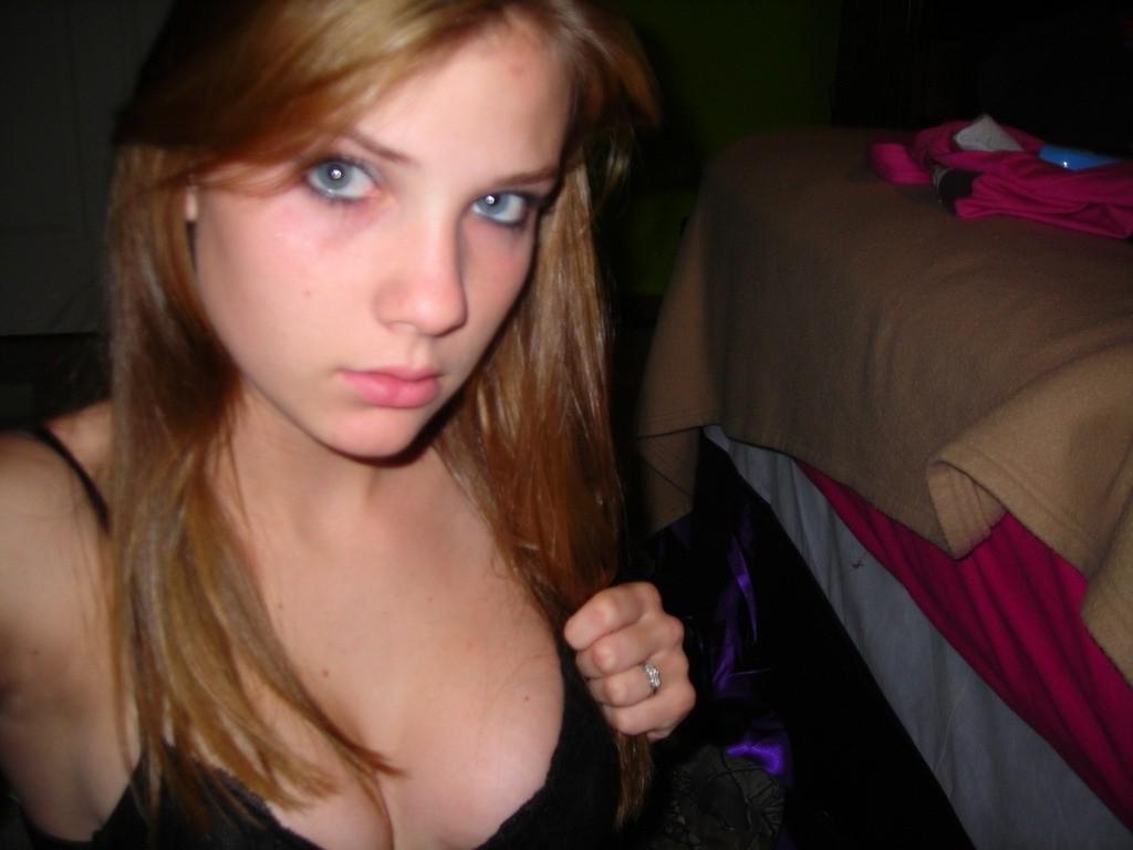 16P Various photos of naughty girl on girl action