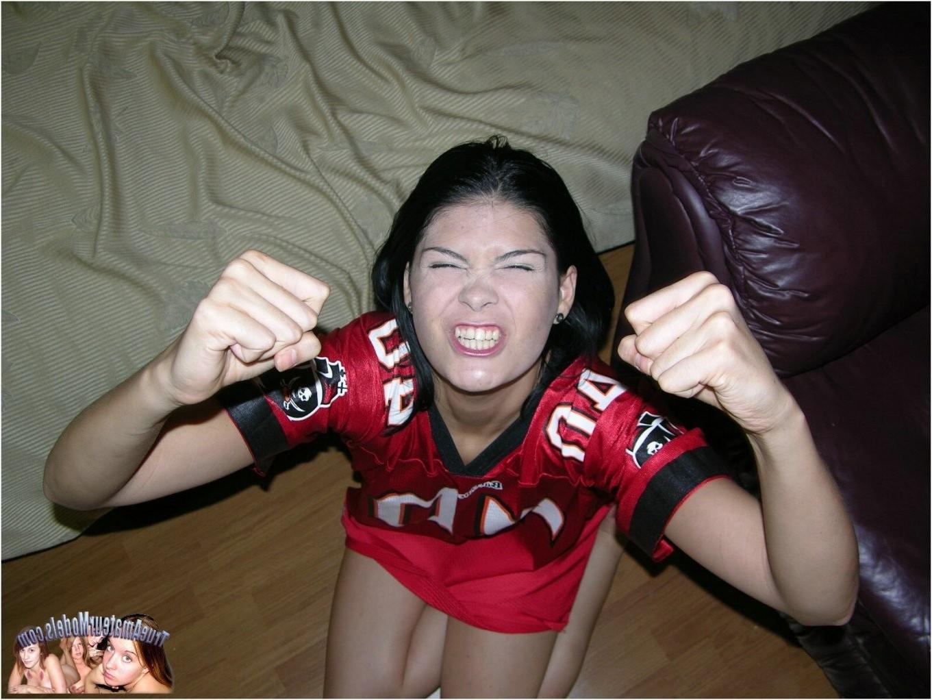 25P Angry Latina Amateur Spreading Her Painfully Tight Pink Asshole