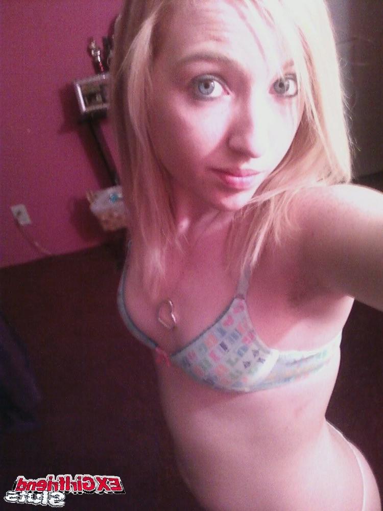 15P Self shot blonde girlfriend