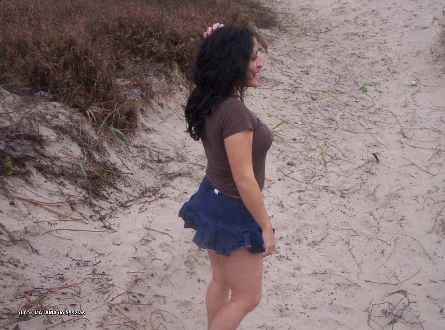 15P Sexy Mexican babe posing outdoors