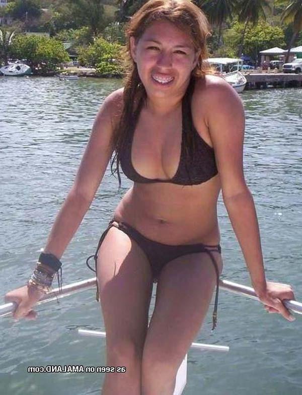 15P Amateur Mexican chicks in their bikini