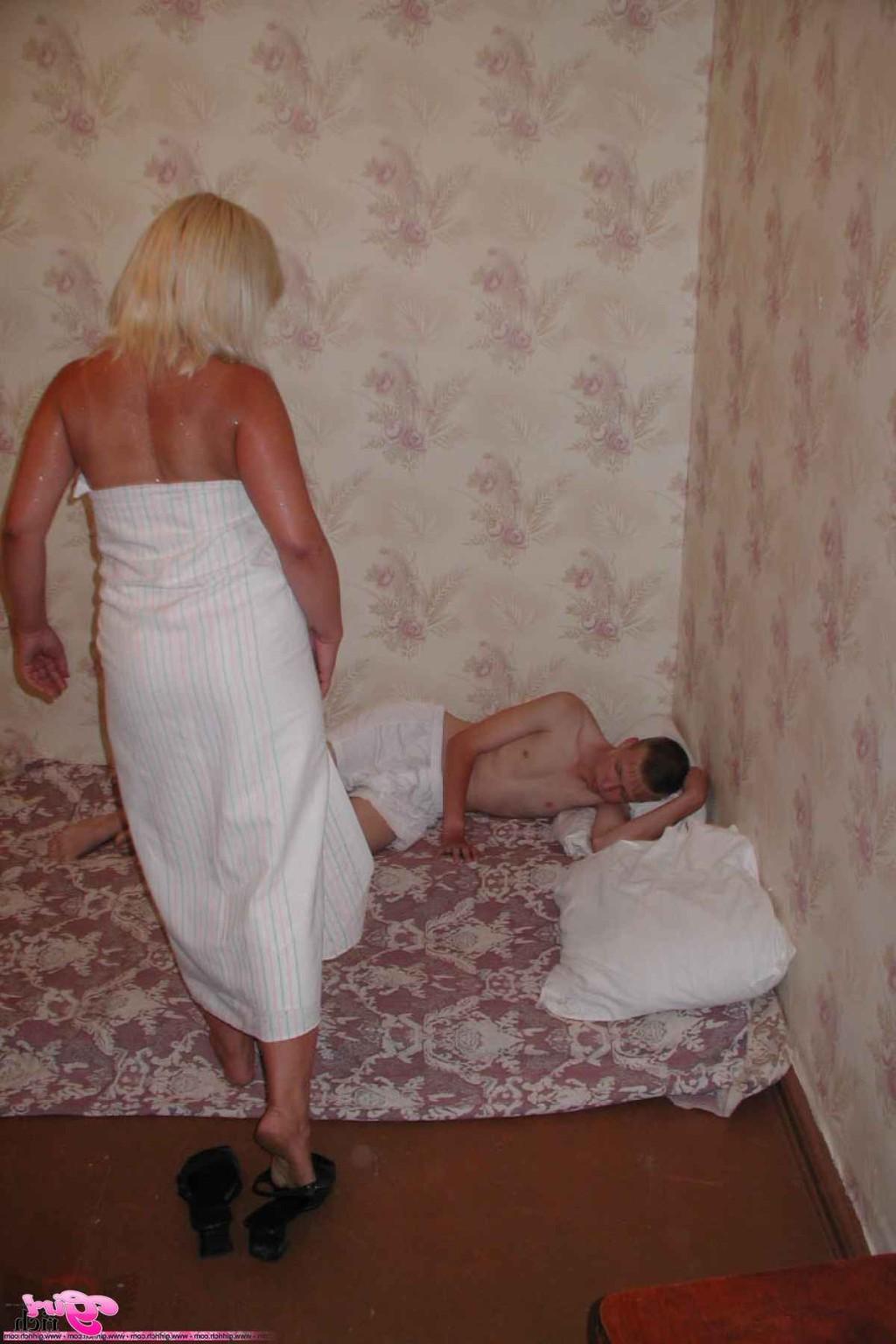 18P Ivan fucks Trina like a 2 dollar whore
