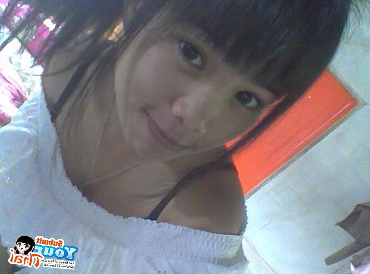 16P Collection of self shot Thai women