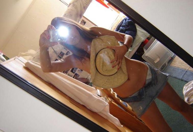 16P Pictures of hot girl to girl hardcore action