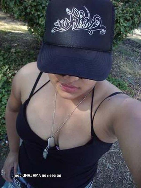 15P Sexy Mexican babe's various selfpics