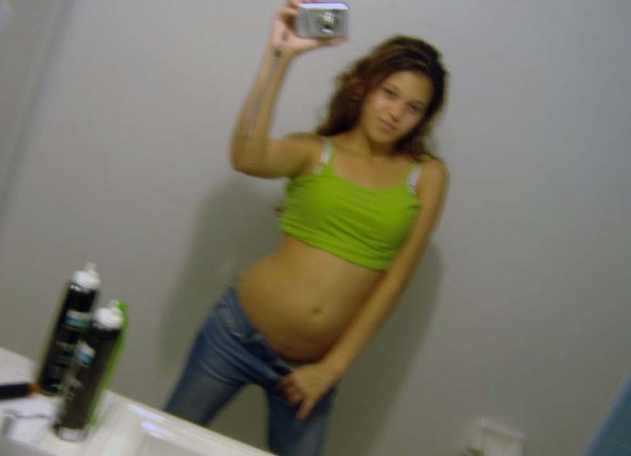 15P Sexy amateur Mexican babe camwhoring