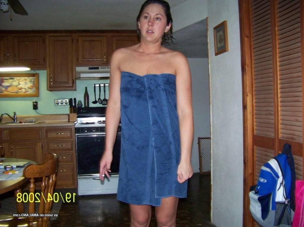 15P Amateur GF shows big pussy lips and sucks cock