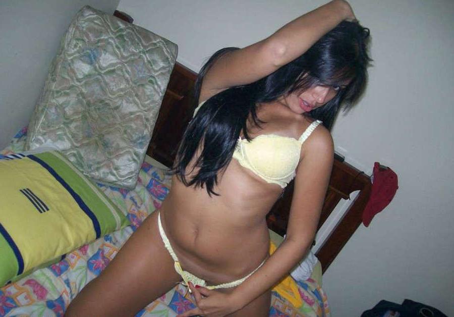 15P Hot Latina takes off bra and panty