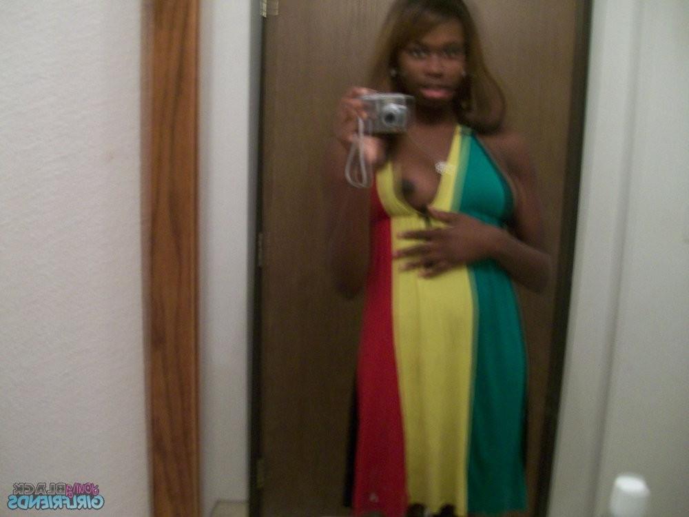 15P Hot ebony girlfriend taking naked pictures for her boyfriend