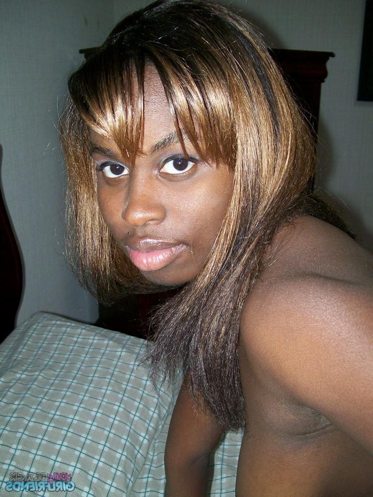 15P Hot ebony girlfriend taking naked pictures for her boyfriend